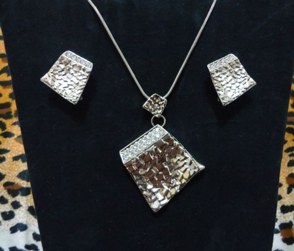 Conjunto Prateado Strass